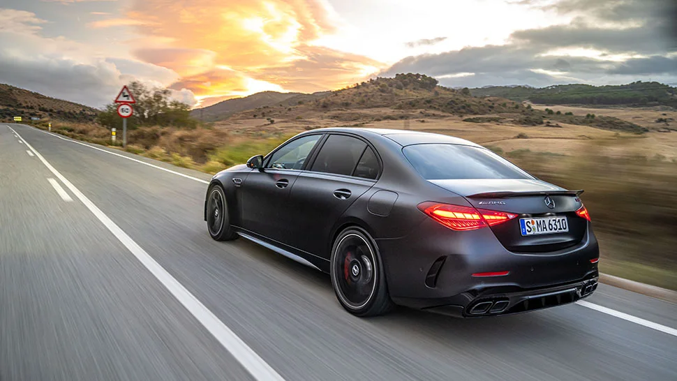 2025 מרצדס C63s AMG החדשה