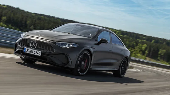 מרצדס AMG CLA 45 החדשה (2026) נחשפת עם שלושה מנועים חשמליים 2026 מרצדס AMG CLA 45 החדשה