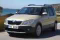 skoda-roomster_scout_2011_1024x768_wallpaper_02