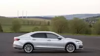 42_Skoda_Superb_Hatch