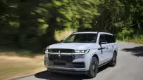 2025-Lincoln-Navigator-815-100